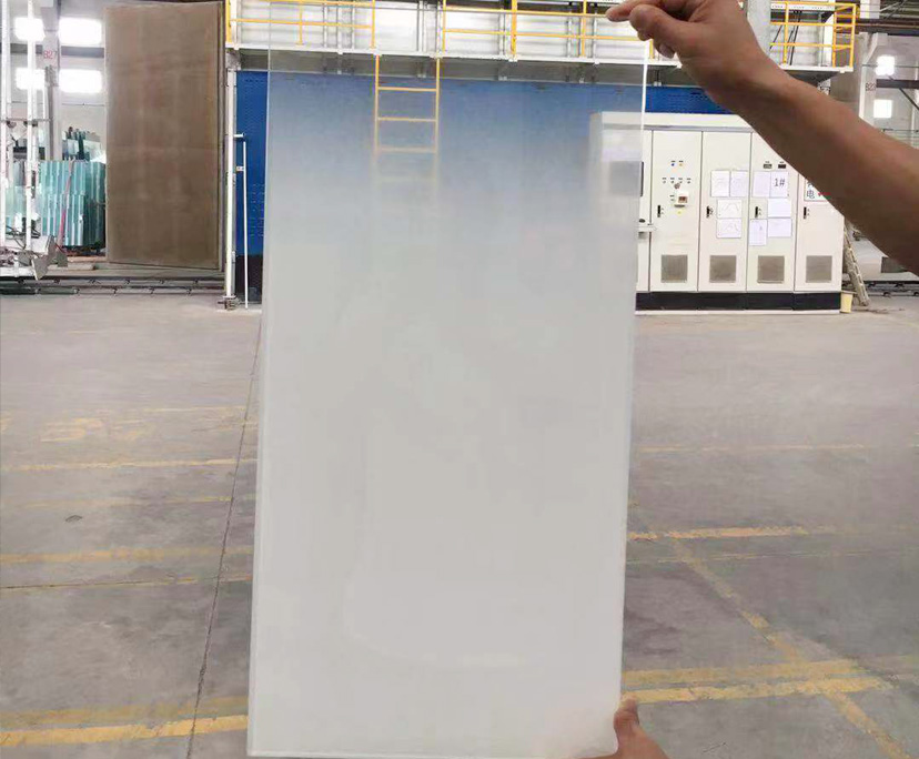 BTG customizable 13.52mm toughened laminated gradient glass