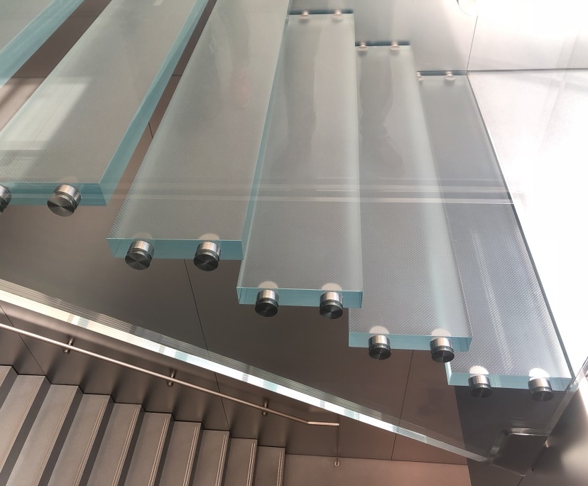 BTG clear tempered anti slip laminated glass stairs