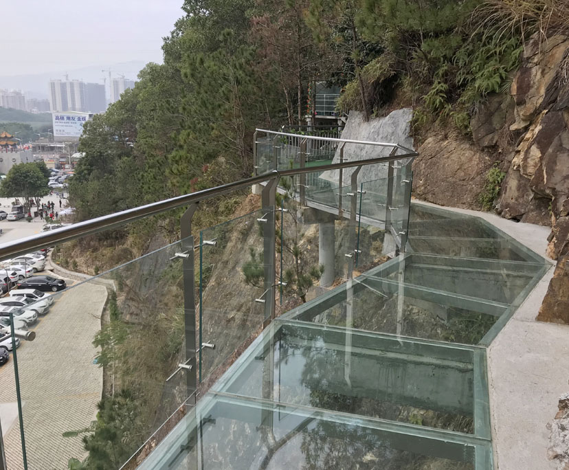 10mm clear toughened balustrade glass