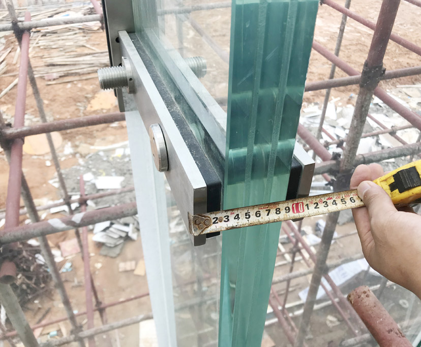 6mm low iron+1.52+6mm extra clear strengthened laminated glass