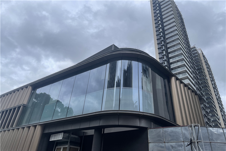 R260mm Curved Tempered Laminated Glass From BTG Glass Company