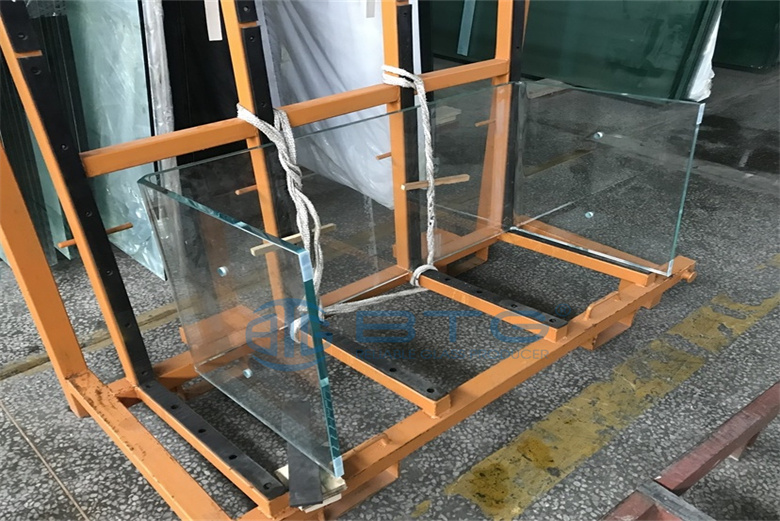 Hot Bending Glass: Transform Your Bathroom with Elegant Shower Enclosures